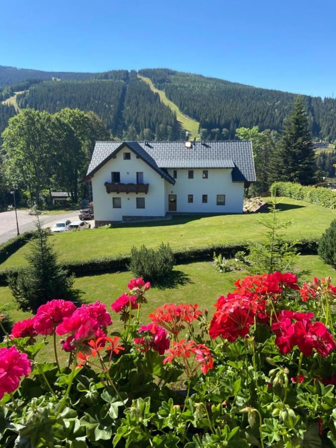 Pension George Spindleruv Mlyn Exterior photo