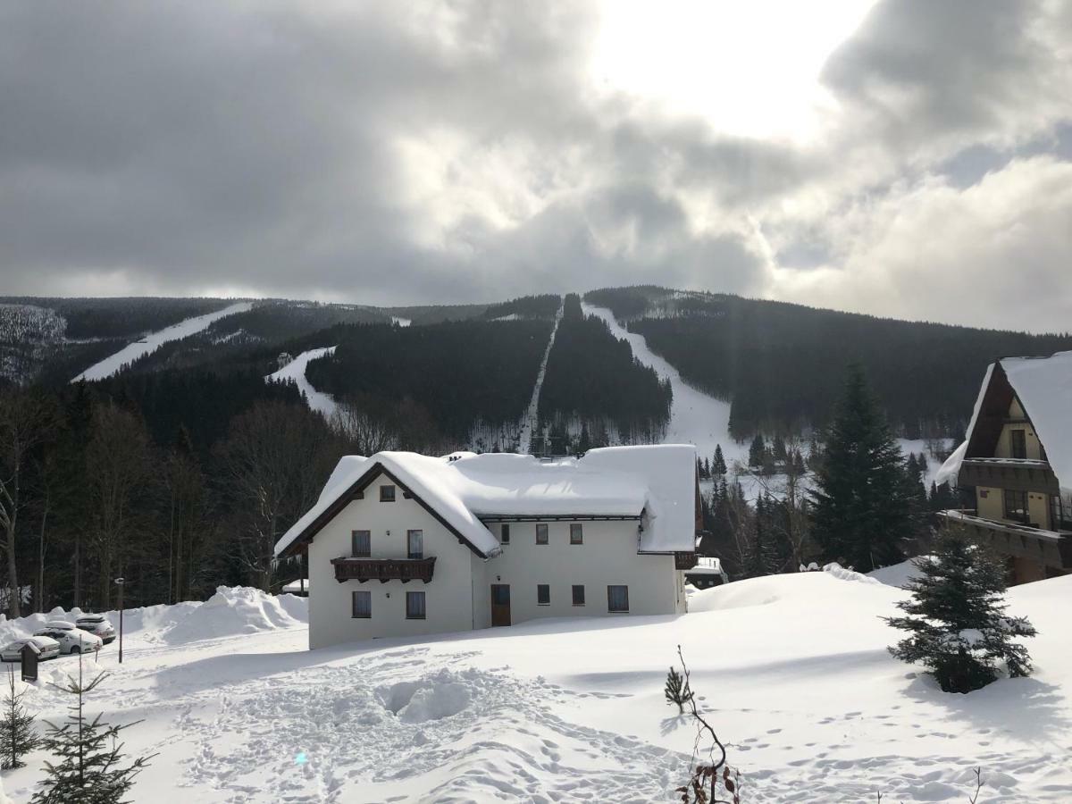 Pension George Spindleruv Mlyn Exterior photo